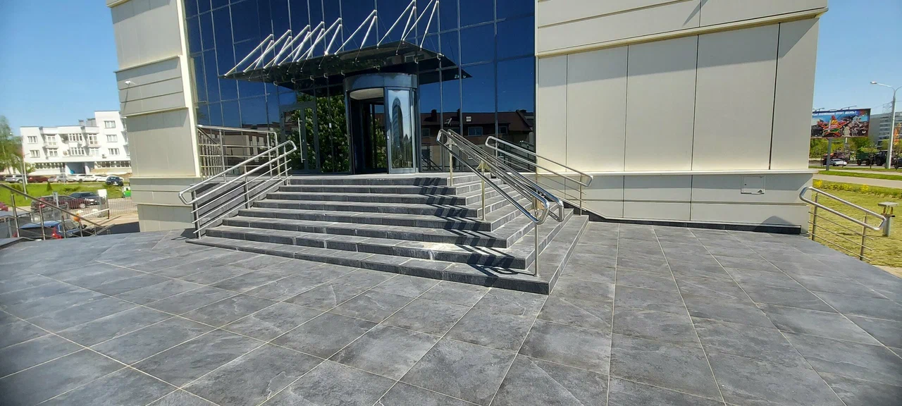 Остекление офисного здания